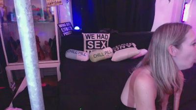 SuusenGuus live cam on Cam4