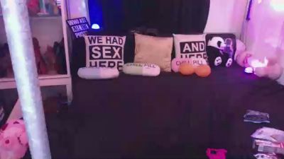 SuusenGuus live cam on Cam4