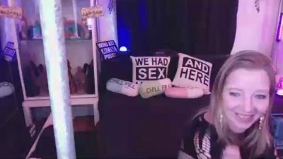 SuusenGuus live cam on Cam4