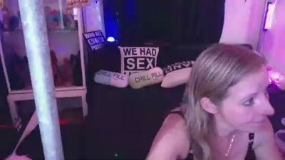 SuusenGuus live cam on Cam4