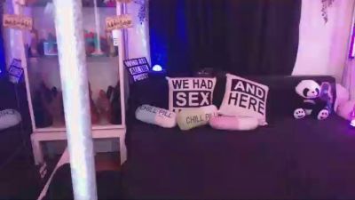 SuusenGuus live cam on Cam4