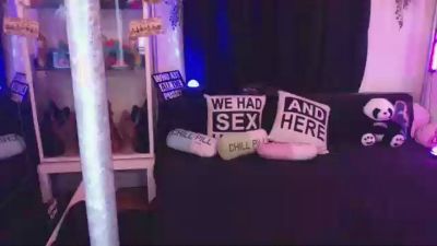 SuusenGuus live cam on Cam4