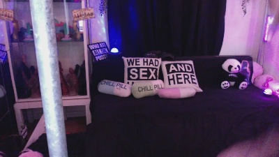 SuusenGuus live cam on Cam4
