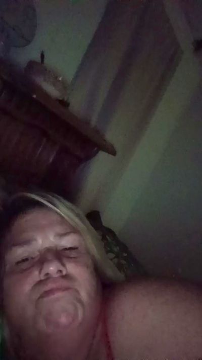 Suzi live cam on Cam4