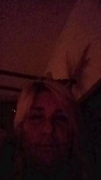 Suzi live cam on Cam4