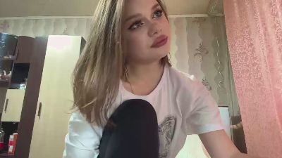 SuziLarde live cam on Cam4