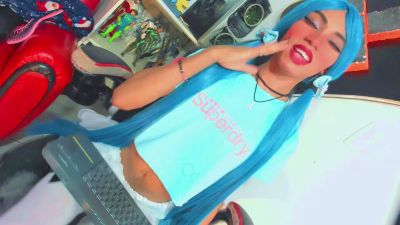 Suzume_mendez live cam on Cam4