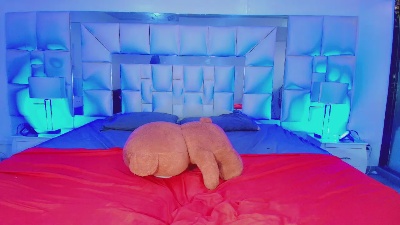 Suzume_mendez live cam on Cam4