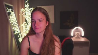 SuzySKy Live Cam on Cam4