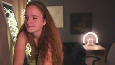 SuzySKy live cam on Cam4