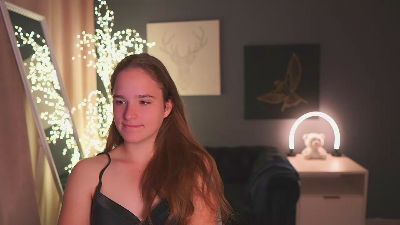 SuzySKy live cam on Cam4