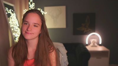 SuzySKy live cam on Cam4