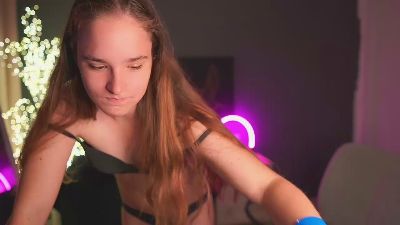 SuzySKy live cam on Cam4