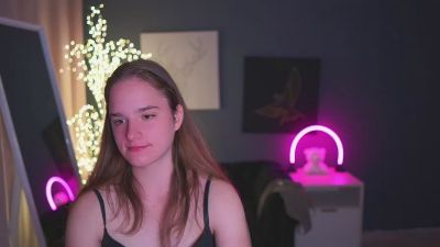 SuzySKy live cam on Cam4