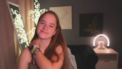 SuzySKy live cam on Cam4