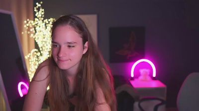 SuzySKy live cam on Cam4