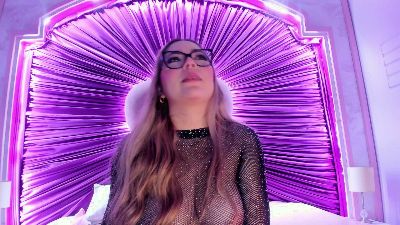 Suzy_Lee live cam on Cam4