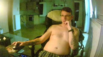 Sven785Phil live cam on Cam4