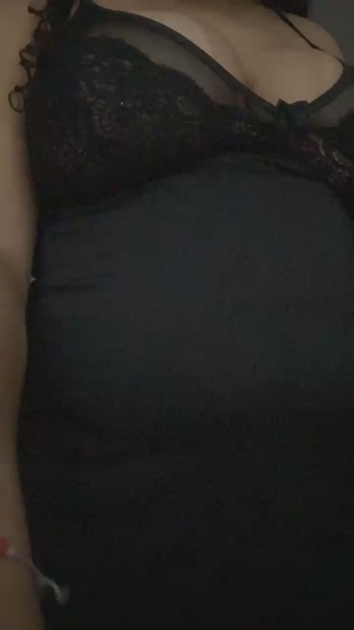 SweetGirll23 live cam on Cam4