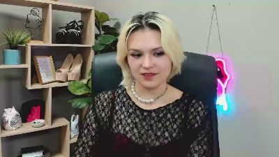 SweetLilyxo live cam on Cam4