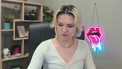 SweetLilyxo live cam on Cam4