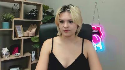 SweetLilyxo live cam on Cam4