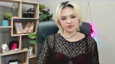 SweetLilyxo live cam on Cam4