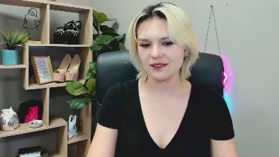 SweetLilyxo live cam on Cam4