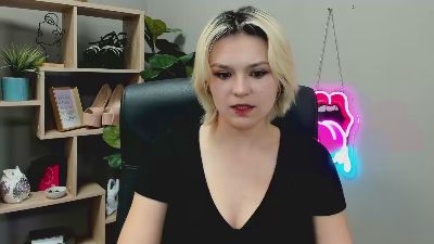 SweetLilyxo live cam on Cam4