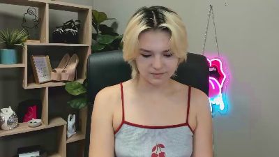 SweetLilyxo live cam on Cam4