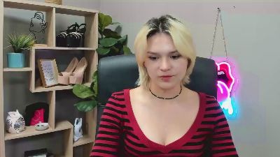 SweetLilyxo live cam on Cam4