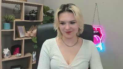 SweetLilyxo live cam on Cam4