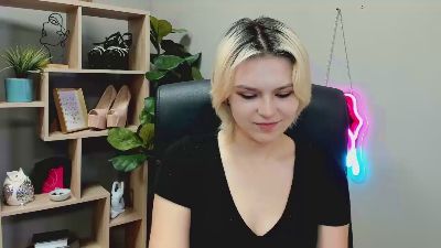 SweetLilyxo live cam on Cam4