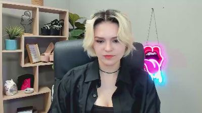 SweetLilyxo live cam on Cam4
