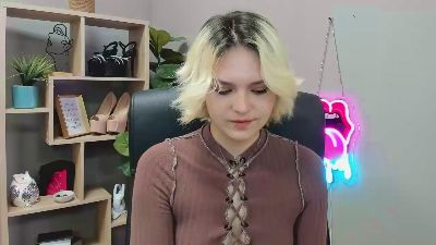 SweetLilyxo live cam on Cam4