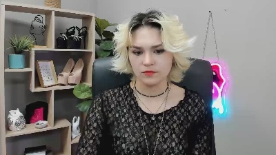 SweetLilyxo live cam on Cam4