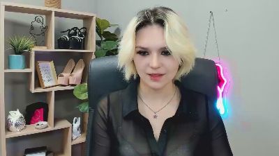 SweetLilyxo live cam on Cam4