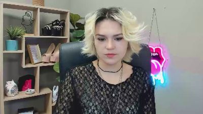 SweetLilyxo live cam on Cam4