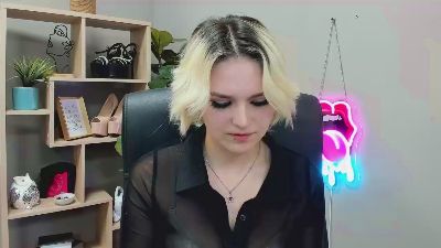 SweetLilyxo live cam on Cam4