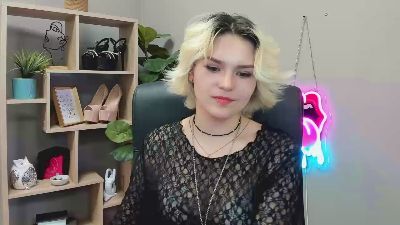 SweetLilyxo live cam on Cam4