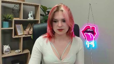 SweetLilyxo live cam on Cam4