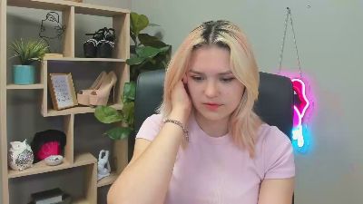 SweetLilyxo live cam on Cam4