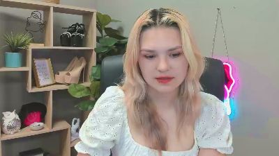 SweetLilyxo live cam on Cam4