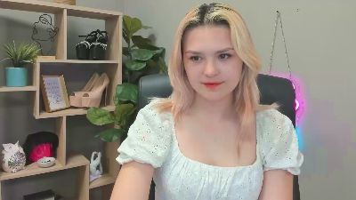 SweetLilyxo live cam on Cam4