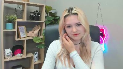SweetLilyxo live cam on Cam4