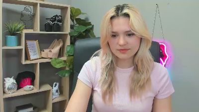 SweetLilyxo live cam on Cam4
