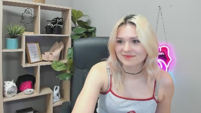 SweetLilyxo live cam on Cam4