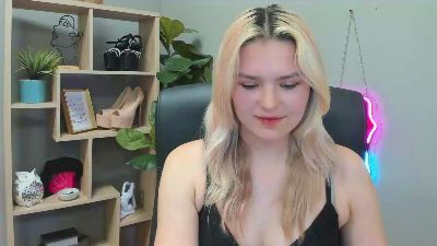 SweetLilyxo live cam on Cam4