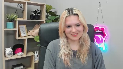 SweetLilyxo live cam on Cam4