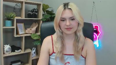 SweetLilyxo live cam on Cam4